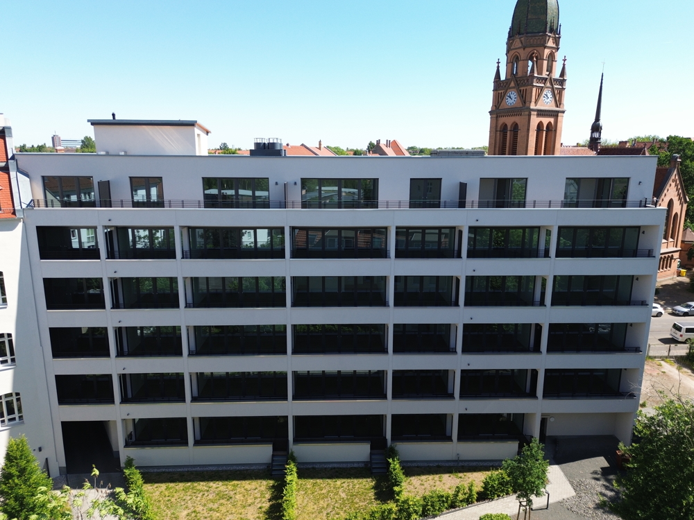 Geräumige Familienwohnung mit großem Balkon | Bad mit Wanne | Parkett | Gäste-WC | Aufzug | Stellplatz