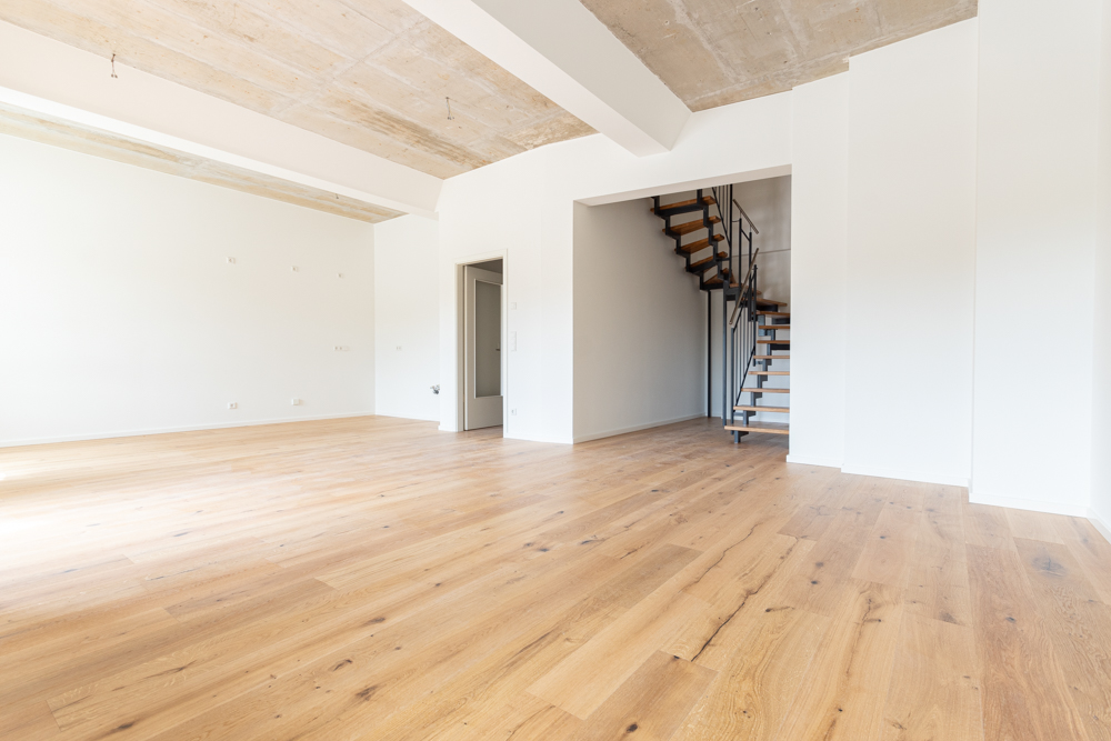 Traum Maisonette mit großer Dachterrasse & Balkon | 2 Bäder | Parkett | Stellplatz