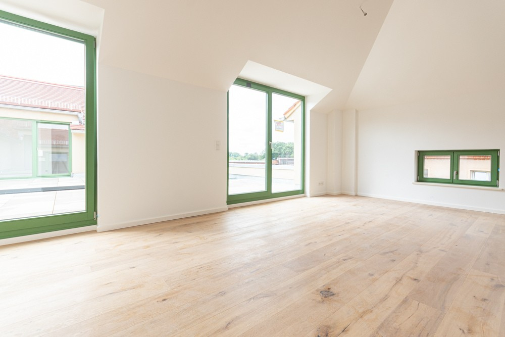 Großzügiger Dachgeschosstraum mit Blick ins Grüne | Tageslichtbäder | Parkett | Fußbodenheizung