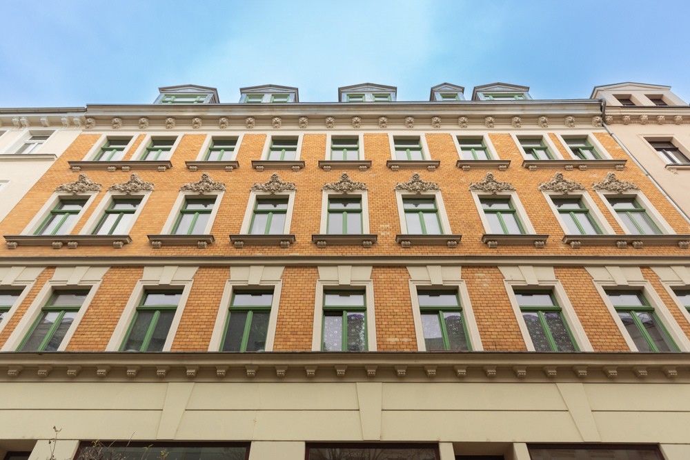 Schönes Apartment in angesagter Lage | voll möbliert | Tageslichtbad mit Dusche | Keller