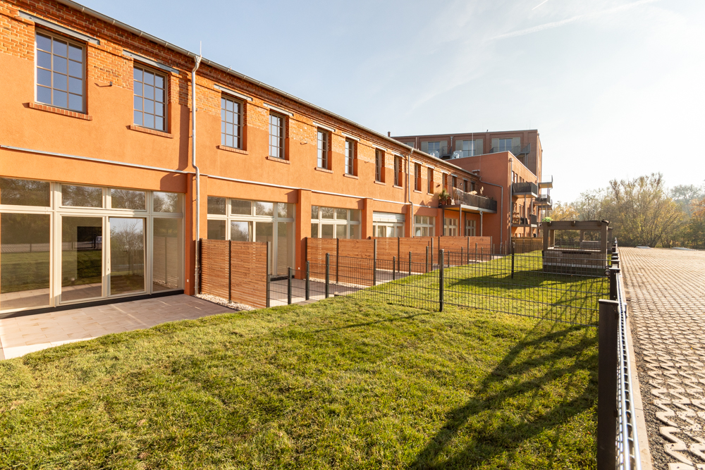 Eigenes Haus in historischem Ensemble mit Terrasse | Hochwertige Ausstattung | Parkett | Stellplatz