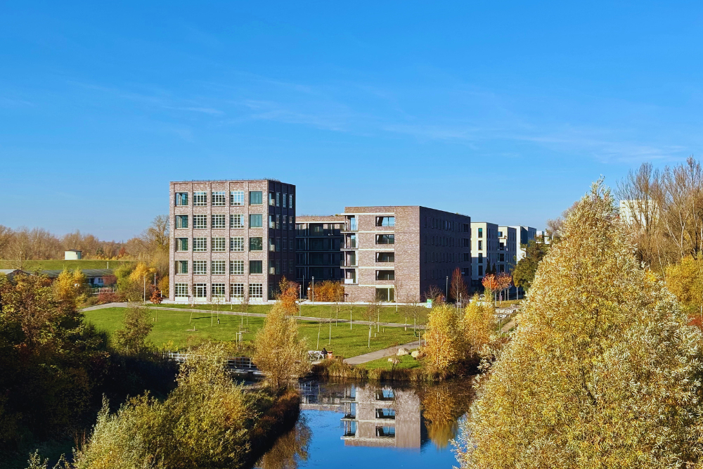 Hafen 1 – Wohlfühloase mit hochwertige Ausstattung | Tageslichtbad | Offene Küche | Parkett | Aufzug