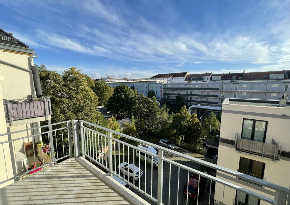 Hochwertige Wohnung mit Balkon| Einbauküche | Stellplatz | Fußbodenheizung