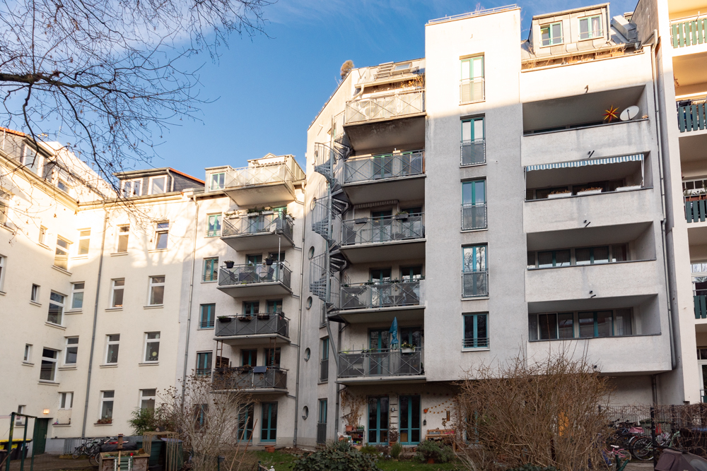 Gemütliches Apartment in Schleußig | Balkon | Aufzug | Tiefgarage