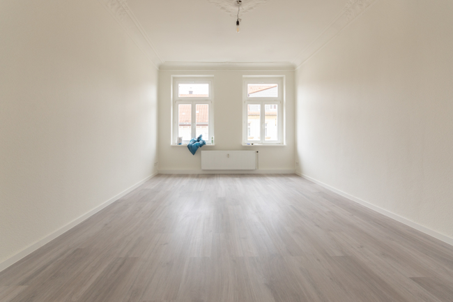 Attraktive Altbau-Wohnung in Wahren | Balkon zum Innenhof | separate Küche | Tageslichtbad