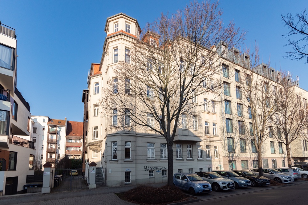 Charmante 2-Zimmer-Altbauwohnung | Toplage | Tageslichtbad | Separate Küche | Stellplatz