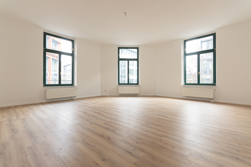 Stilvoll wohnen im Denkmal: Helle 2-Zimmer-Wohnung in Bestlage | Bad mit Wanne | Separate Küche