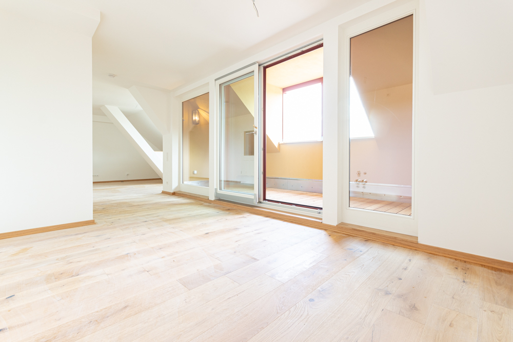 Sonnige Maisonette-Wohnung | Terrasse | Gäste-WC | Offene Küche | HWR | Aufzug | Stellplatz