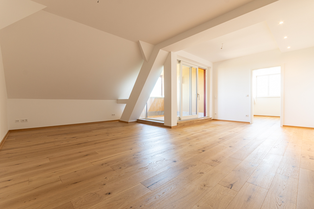 Charme trifft Komfort | Hochwertige Dachgeschosswohnung mit Loggia | Offene Küche | Stellplatz