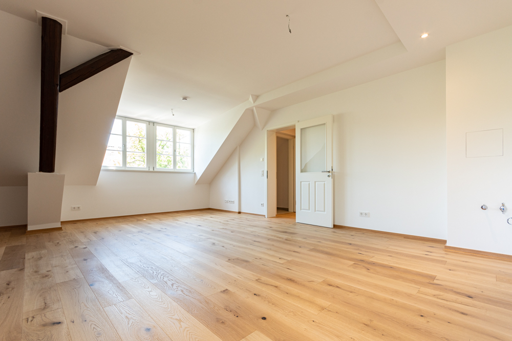 Wohn(T)raum im Grünen | Dachgeschoss | 2 Bäder | 2 Hauswirtschaftsräume | Aufzug | Stellplatz