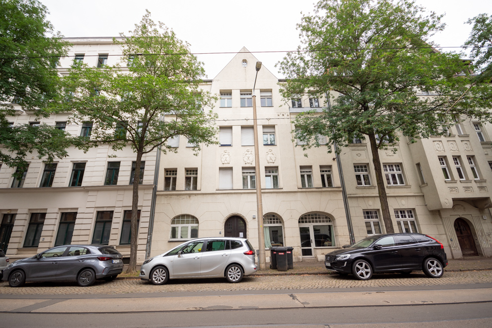 Charmante Altbauwohnung mit 2,5 Zimmern | Laminatboden | Bad mit Wanne |Leipzig-Mockau-Nord