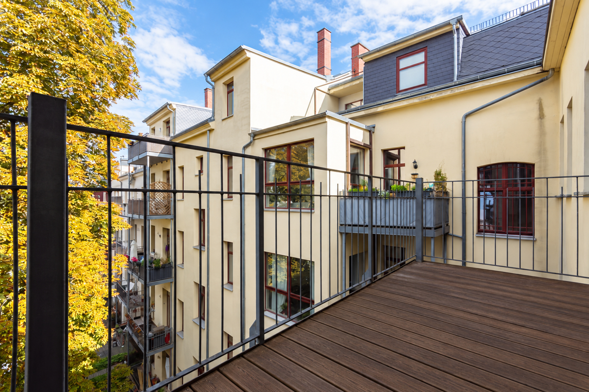 Citynahes Wohnen mit Balkon | Viel Platz zum Wohlfühlen | Bad mit Wanne | Laminat | Aufzug
