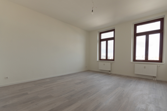Großzügige 4-Zimmer-Wohnung im Altbau | Tageslichtbad | Laminat | Separate Küche | Ruhige Lage