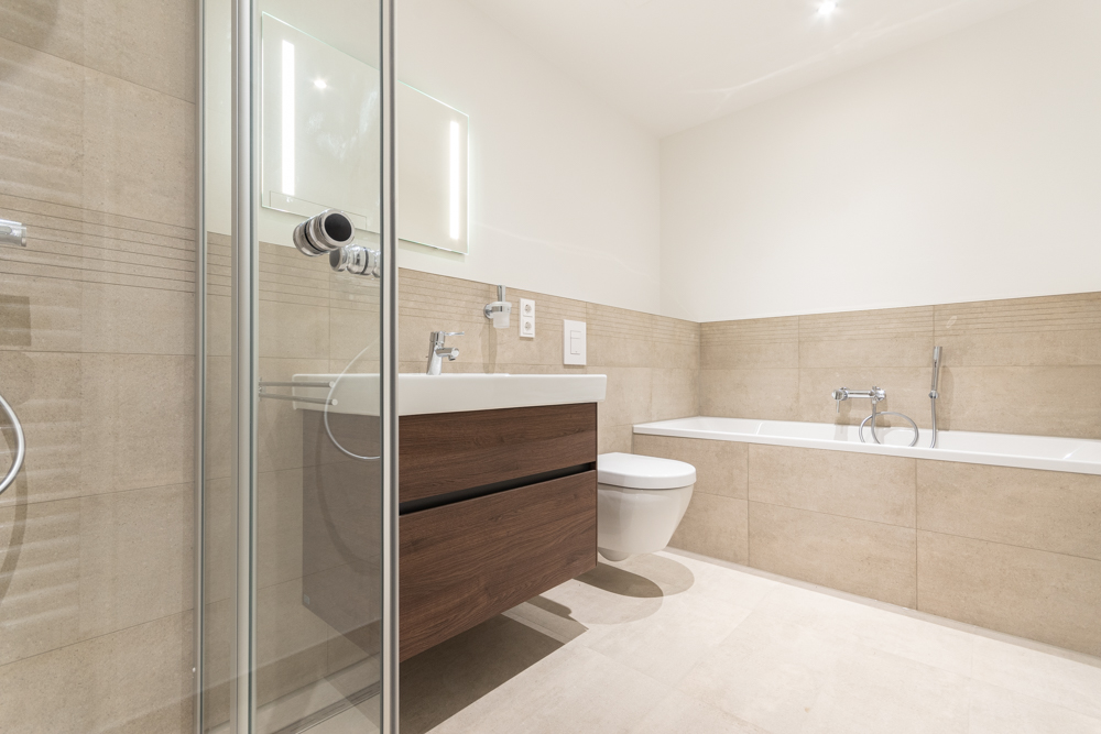 Perfekt für Familien & Paare | Terrasse | HWR | Wanne & Dusche | Stellplatz mit E-Lademöglichkeit