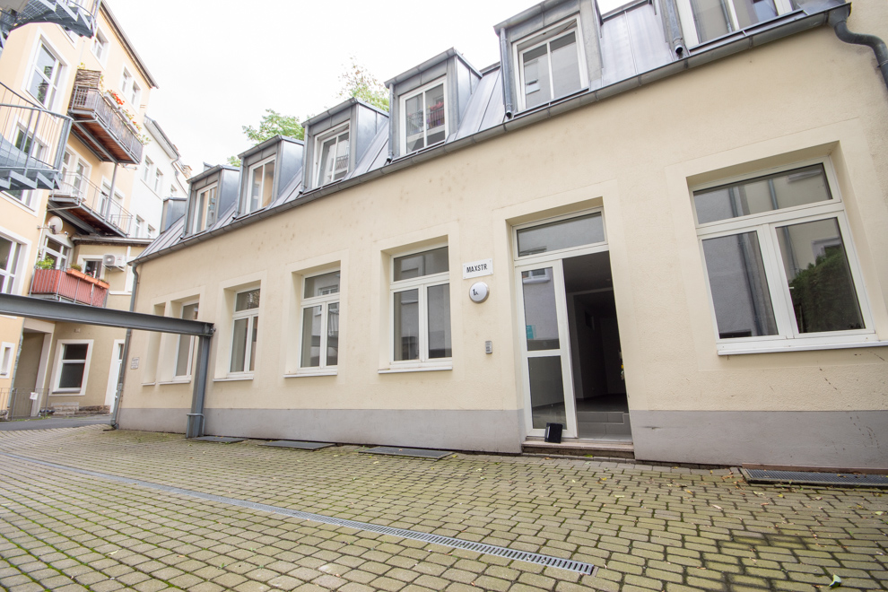 WG’s aufgepasst I eigenes Hinterhaus | offene Küche | 2 Bäder | ab sofort