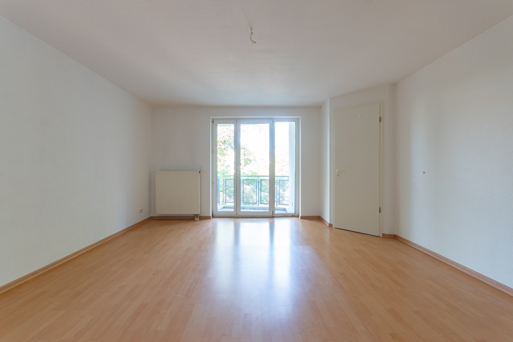Charmante Wohnung mit sonnigem Westbalkon in bester Lage | Bad mit Wanne | Laminat | Stellplatz